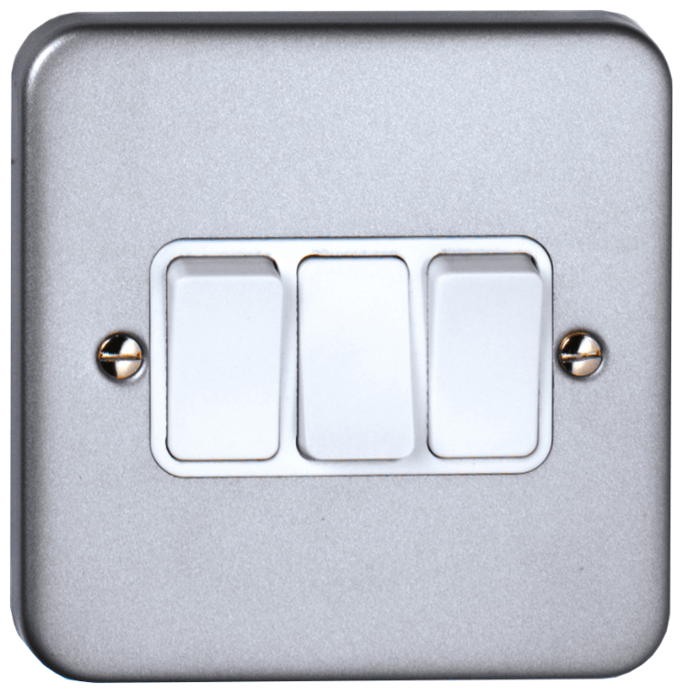 Deta Metal Clad 10A 3 Gang 2W Plate Switch & Back Box With Knockouts - M1205, Image 1 of 1